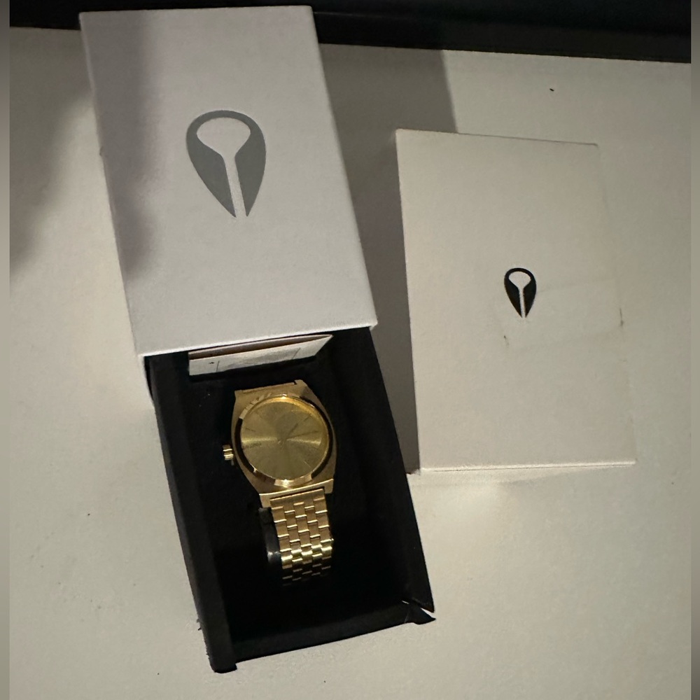 NWOT - Nixon Time Teller - Gold